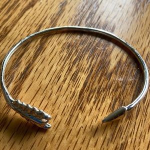 Stella & Dot Arrow Cuff Silver